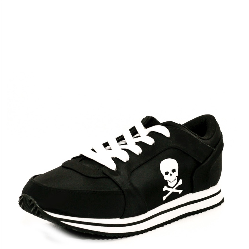 NEW— CHARLA TEDRICK SKELLY TRAINER SNEAKER